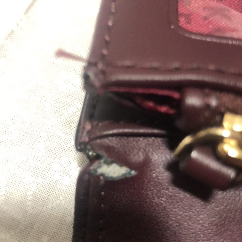 Kate Spade Trifold Wallet - Picture 9 of 10